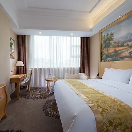 Vienna Hotel Guangzhou Baiyun Airport Extérieur photo